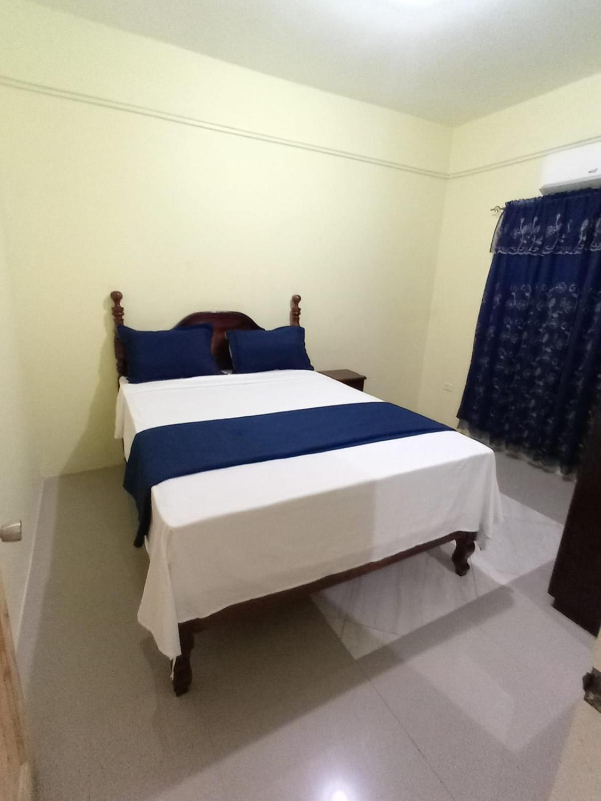 Royal Vybez Vacation Homes Spanish Town Exterior photo